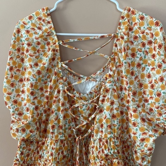 Floral tie back top - Picture 3 of 7